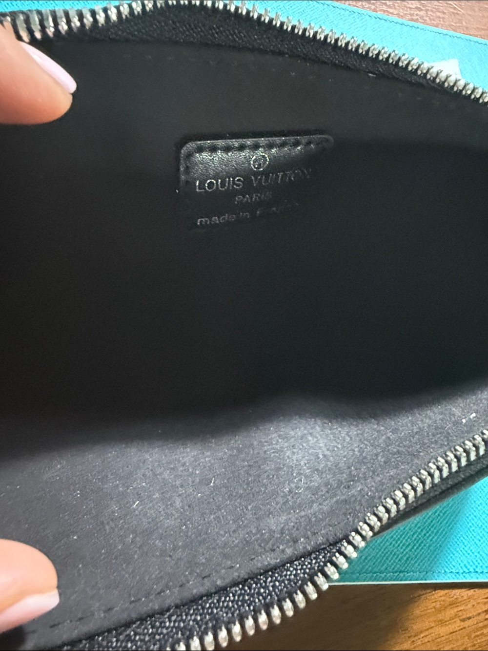 Black monogram pencil case - Picture 2 of 3